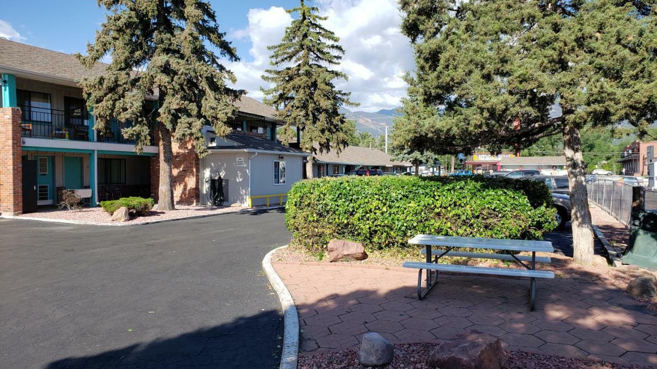 Circle S Motell Colorado Springs Exteriör bild